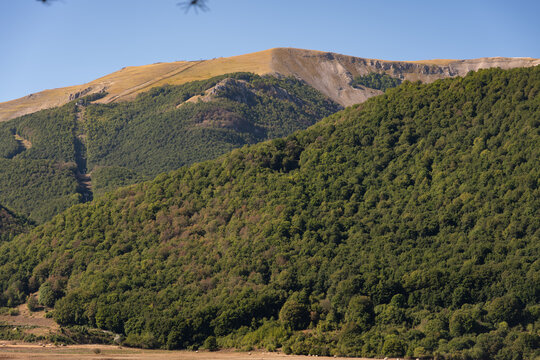 Abruzzo. The Cinquemiglia Plateau, with the mountain peaks of the Marsicani and Maiella ranges.