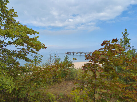 Der Strand im polnischen Ostseebad Misdroy (Międzyzdroje) besticht durch seine faszinierende Kombination aus feinstem, hellem Sandstrand, einer weitl&auml;ufigen D&uuml;nenlandschaft und der Steilk&uuml;ste . 