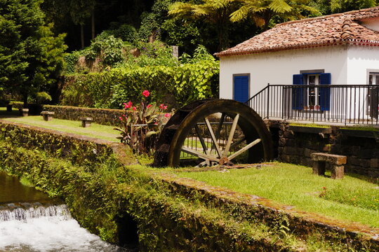 Moulin &agrave; eau, rivi&egrave;re 