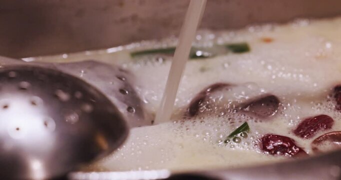 hot pot, Taiwanese hot pot, Yin Yang pot, spicy broth, herbal broth