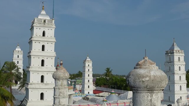 Nagore Dargah Shareef, Nagore Andavar is a dargah built over the tomb of the Sufi saint Nagore Syed Abdul Qadir Shahul Hamid, Sufi islam, Sufis, located in Nagore, Nagapattinam, Tamil Nadu, India.