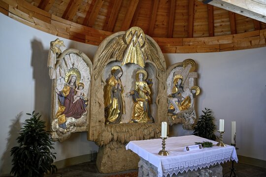 Altar of the chapel Maria Heimsuchung am Zugspitzplatt, Grainau municipality, Garmisch-Partenkirchen district, Bavaria, Germany