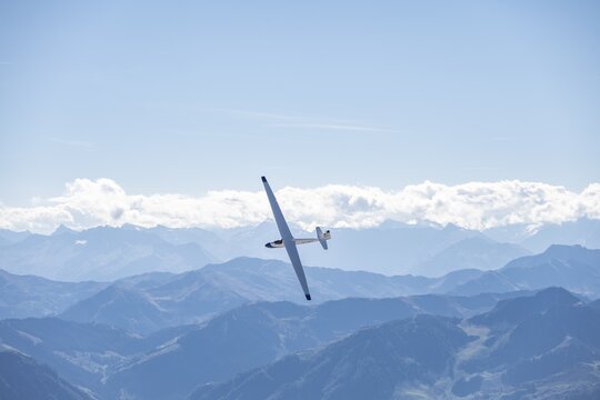 Glider in the mountains, Loferer Steinberge, Tyrol, Austria