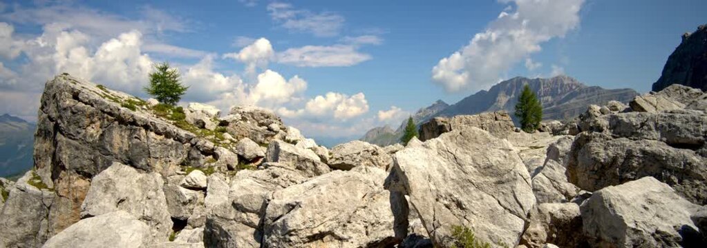 Anamorphic Lens - Fantastic landscape on the Tuckett Dolomites