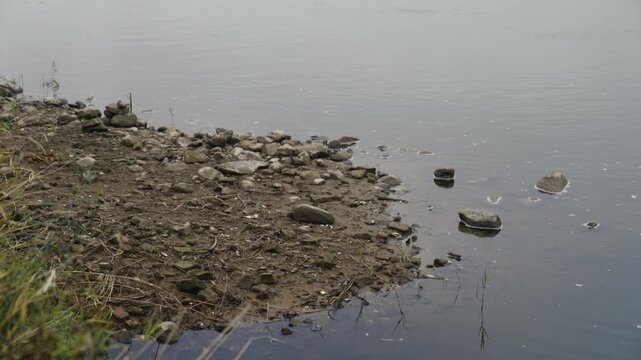 Record-low water levels in Vistula River reveal riverbed and reshape landscape