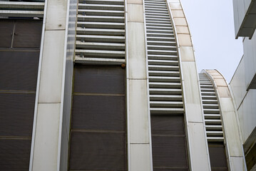 Architectural details of the curved cornice of Guangxi Art Center © Steve