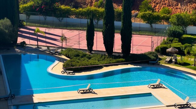 pool with fences, closed swimmingpool
