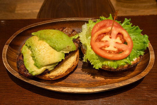 KUA'AINAのアボカドバーガー