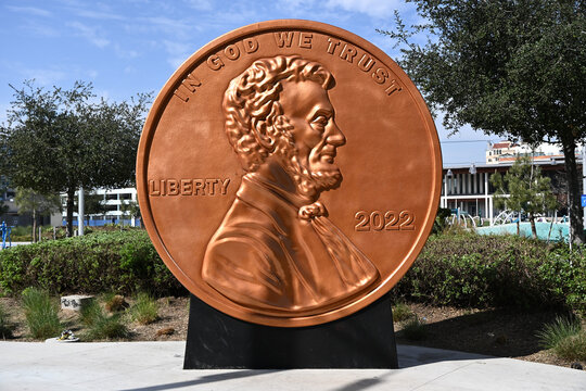 LONG BEACH, CALIFORNIA - 19 SEPT 2025: Penny Statue at the entrance to Lincoln Park on Ocean Boulevard.