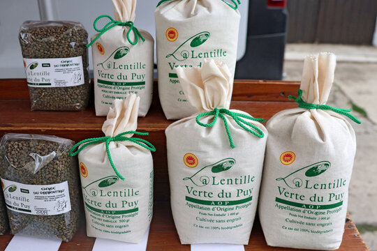 Vente de sachets de lentilles du Puy Gaec des Chamboutines