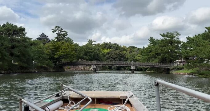 お城の掘り巡り