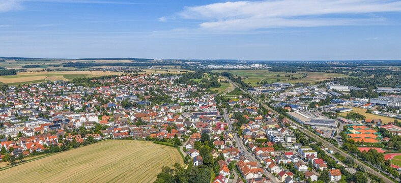 Die w&uuml;rttembergische Kleinstadt Erbach am S&uuml;drand der Schw&auml;bischen Alb von oben