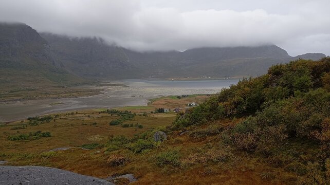 Berge der Lofoten, Norwegen. Blick von den Bergen