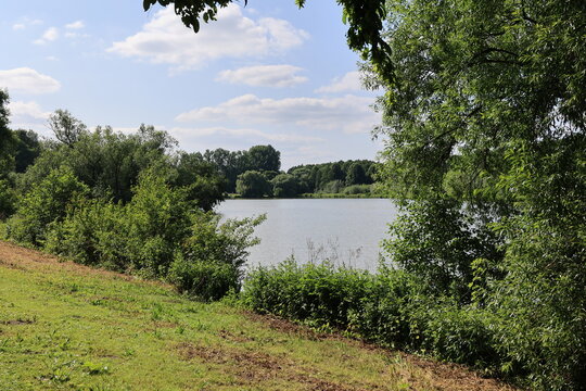 Blick auf den Obersee im Zentrum der Stadt Bielefeld