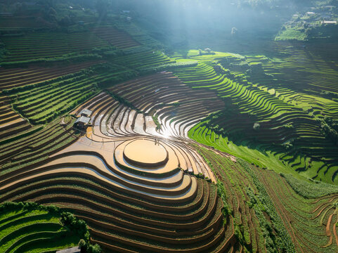 M&Atilde;&sup1; Cang Ch&aacute;&ordm;&pound;i Rice Terraces During the Flooded Season