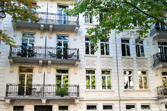 Fa&ccedil;ade of exquisite historic apartment building in Hamburg Eppendorf