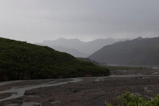 River and mountains in Denali Park