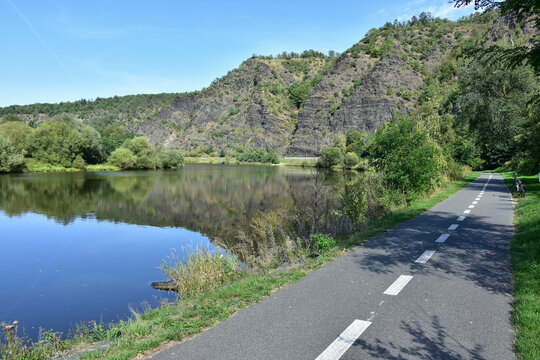 cycle route 8231 along river Vlata from village Vrane to capital city Prague in czech republic