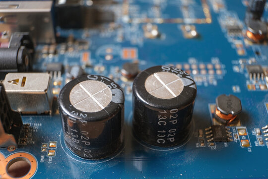 Electrolytic capacitors on an high technology electronic circuit board