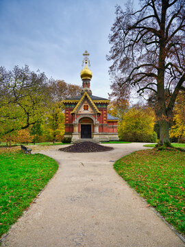 Gravel path to the Russian church in autumn in Bad Homburg