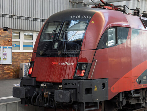OBB Railjet Train at Munich Central Station Platform
