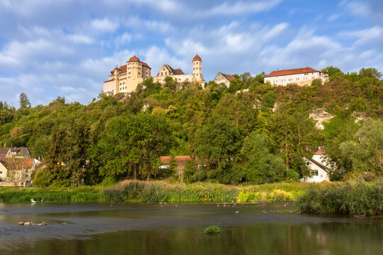Schloss &uuml;ber der W&ouml;rnitz in Harburg, Bayern