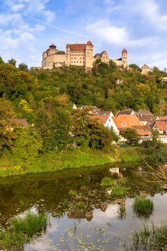 Schloss &uuml;ber der W&ouml;rnitz in Harburg, Bayern