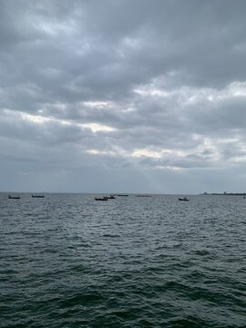 sea view in dim day with horizontal background 