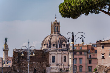 Obraz premium Architecture of medieval Rome in summertime
