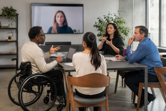 Accessible Hybrid Meeting Led by Wheelchair User