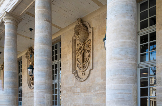 Galerie des proues Palais Royal Paris