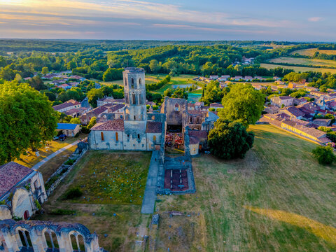 FRANCE, GIRONDE 33, LA SAUVE-MAJEURE, SILVA MAJOR FESTIVAL CONCERT AT LA SAUVE-MAJEURE ABBEY, ENTRE-DEUX-MERS, BORDEAUX WINE REGION, AERIAL VIEW
