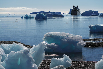 Ile de Brown Bluff dans la presqu'ile.Antarctique et la mer de Weddell © Laurent JAMIN