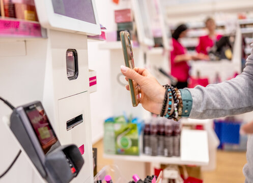 Mobile payment at cosmetics store