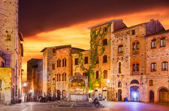 San Gimignano, Tuscany. Piazza della Cisterna in night, Italy travel landscape.