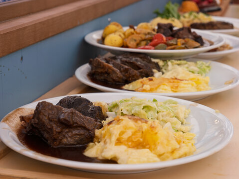 Delicious Comfort Food: Hearty Meat Dishes with Sides