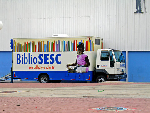 Biblio SESC, Volante Library, Capital, S&atilde;o Paulo, Brazil.