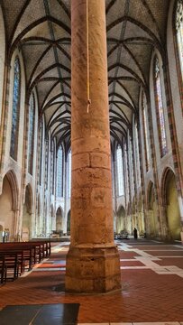 Belle perspective sur l'&eacute;glise des Jacobins de Toulouse, chef d'&oelig;uvre de l'art gothique languedocien (Occitanie)