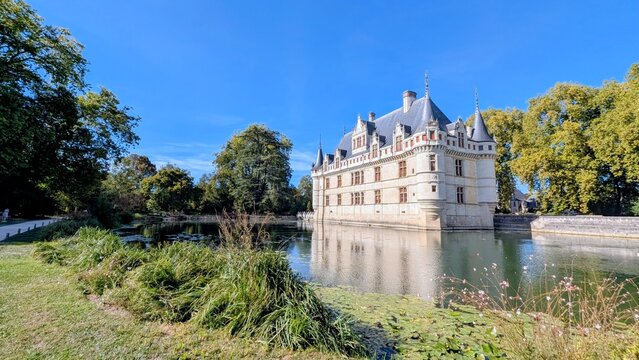 AZAY-LE-RIDEAU (Indre-et-Loire)