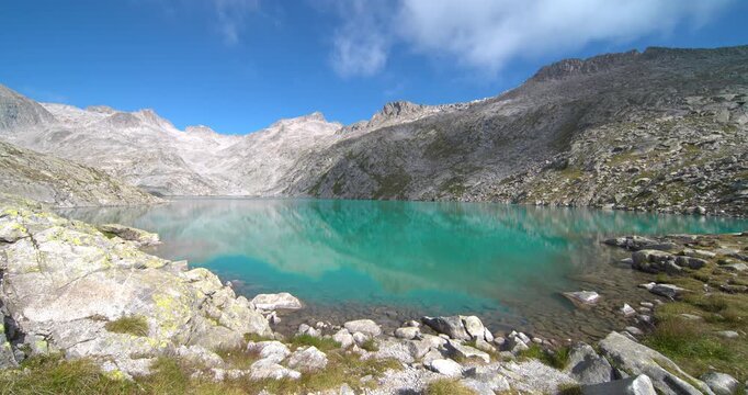 Spectacular glacier lake of Vedretta
