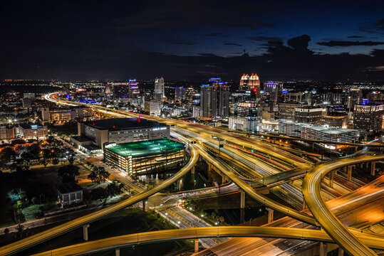 orlando skyline, orlando, florida, downtown orlando, skyline, cityscape, city, urban, night, nighttime, evening, city lights, illuminated, lights, buildings, skyscrapers, architecture, downtown, lake 