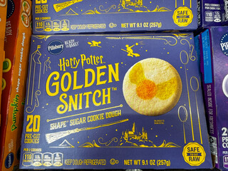 Fototapeta premium Mesa, Arizona - September 18, 2026: Pillsbury ready to bake Harry Potter Golden Snitch themed cookie dough