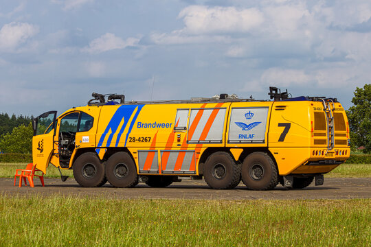 E-One Titan CT 2003 airport crash tender, an 8x8 heavy-duty firefighting vehicle designed for aircraft rescue and firefighting at airfields.