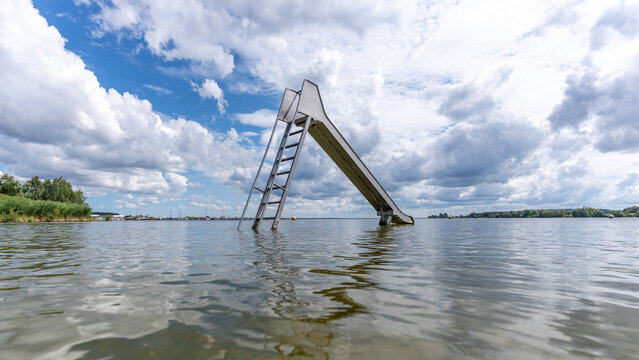 Eine Wasserrutsche in der M&uuml;ritz