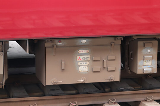 鉄道車両の断流器（近鉄ひのとり80000系電車）
