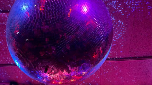 Disco, Party, Mirror