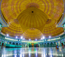 The interior of Al Azhom Grand Mosque in Tangerang, Indonesia © HaniSantosa