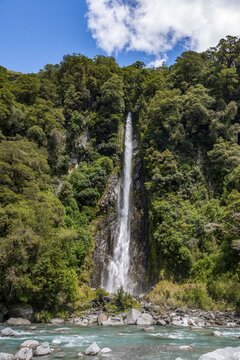 Thunder Creek Waterfall, Makarora River, Wanaka, West Coast, South Island, New Zealand