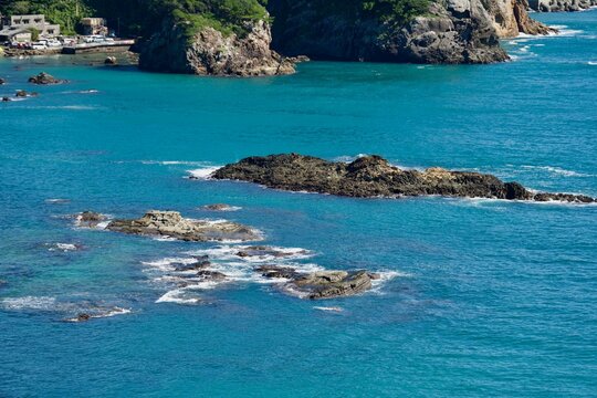 岬から見える夏の綺麗な海