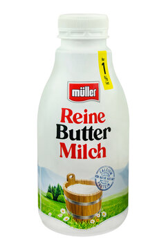 Reine Buttermilch Produkt von M&uuml;ller Hintergrund weiss